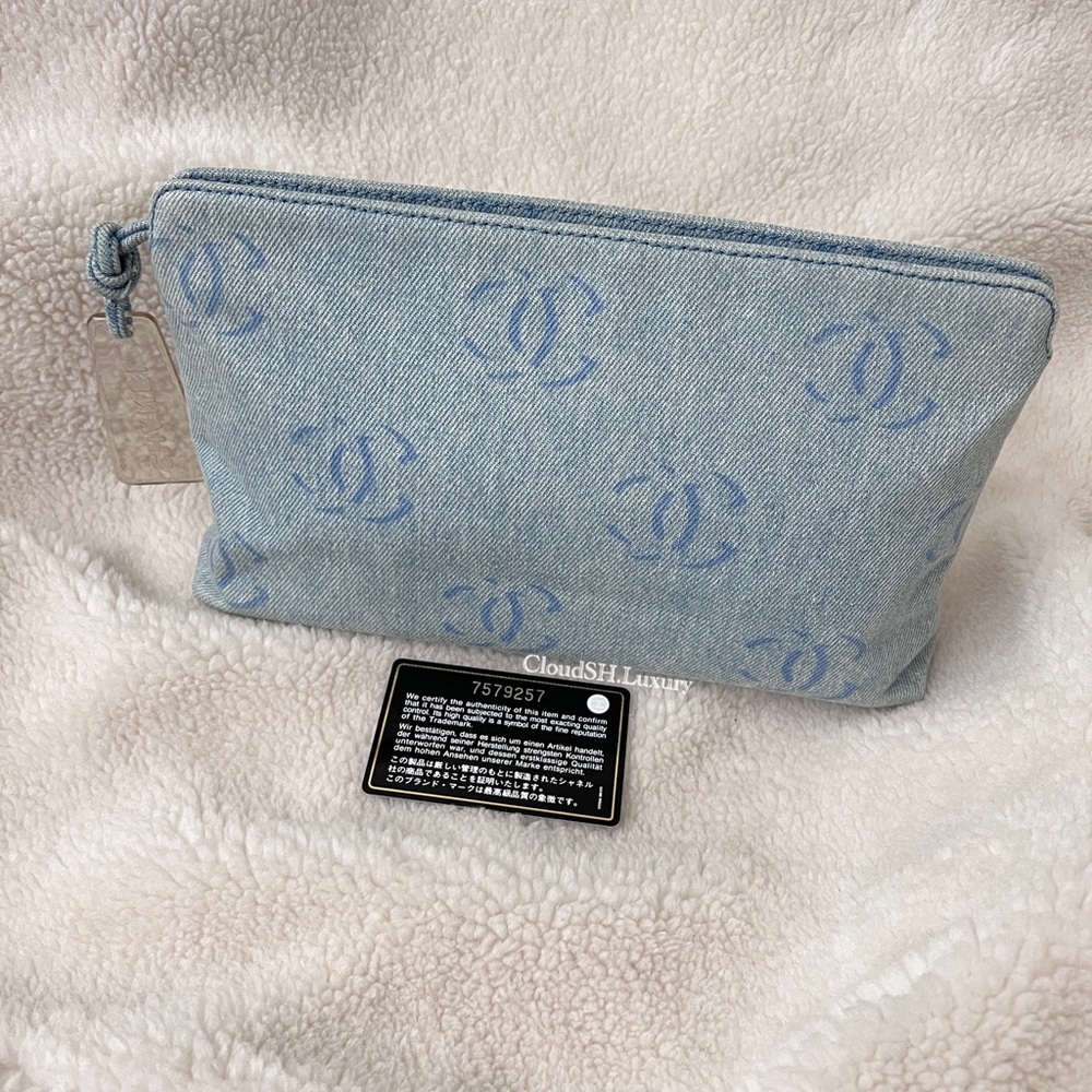 Auth Chanel Rare Stencil CC Logo Denim Clutch Pouch -Excellent - Picture 2 of 13